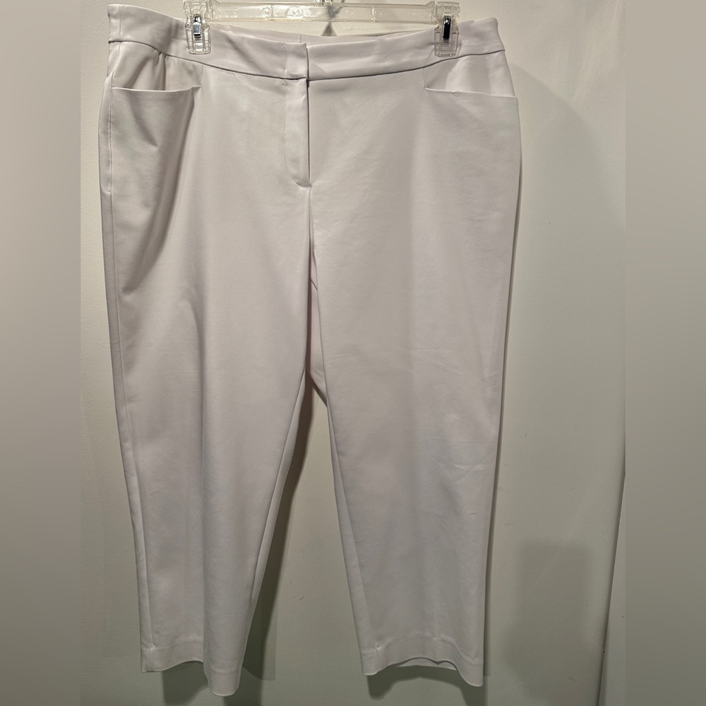 Investments White Capri Pants - 18W